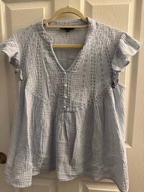 DC Light Blue Buttoned V‑Neck Short Sleeve Top